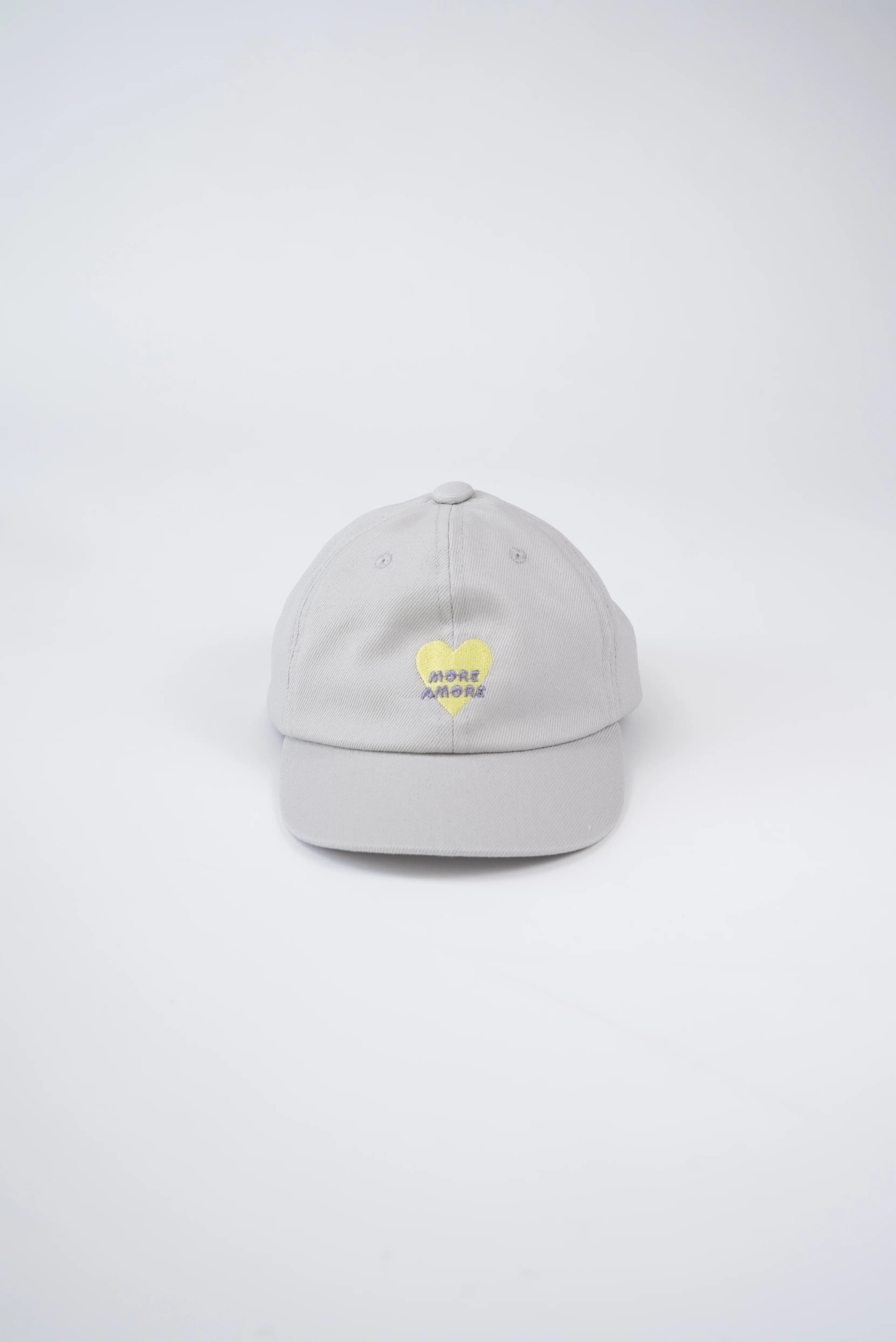 CAP MORE AMORE