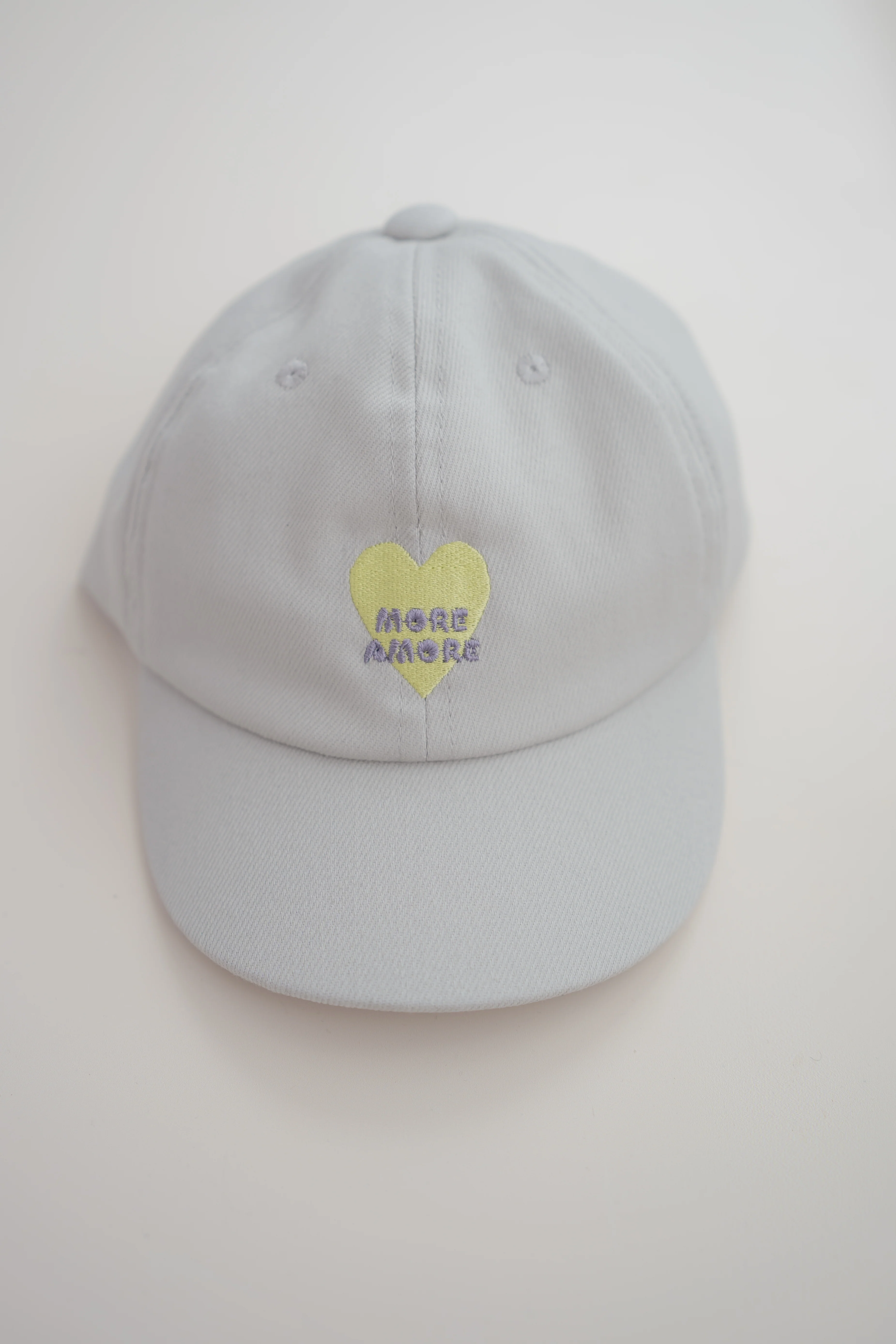 CAP MORE AMORE - Image 2