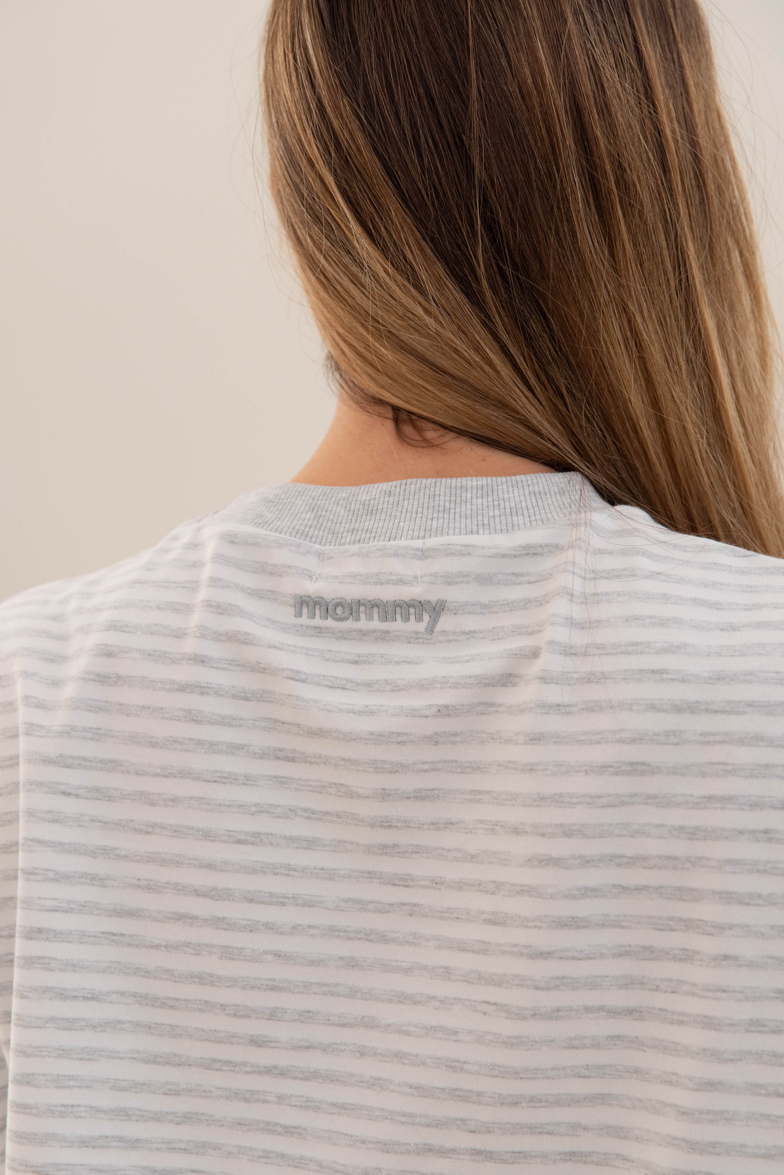 MOMMY OVERSIZE T-SHIRT STRIPED GREY - Image 4