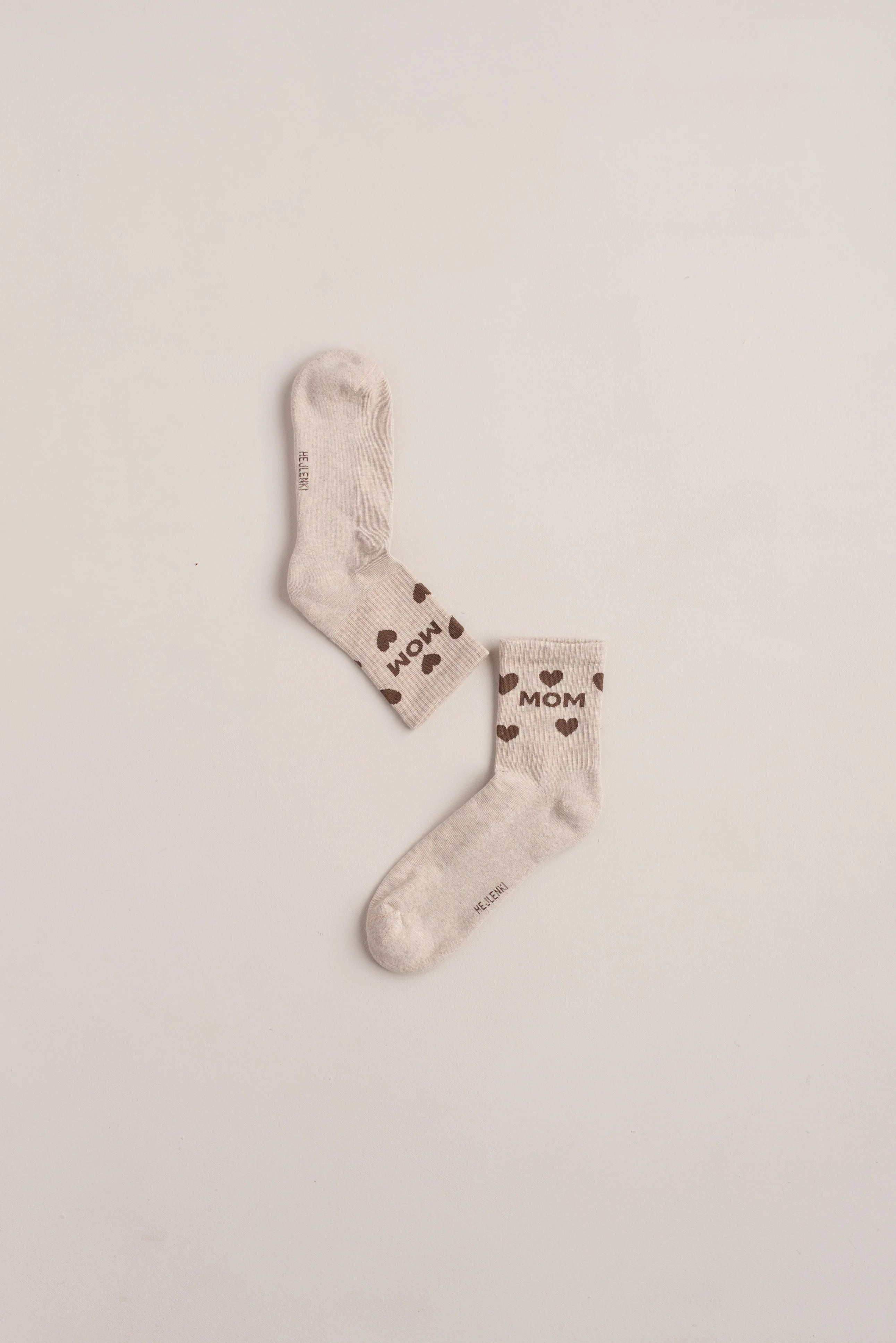 MOM SOCKS HEARTS BEIGE