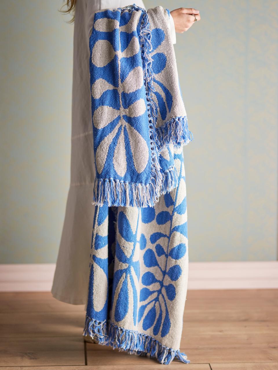 NEVINE BLANKET