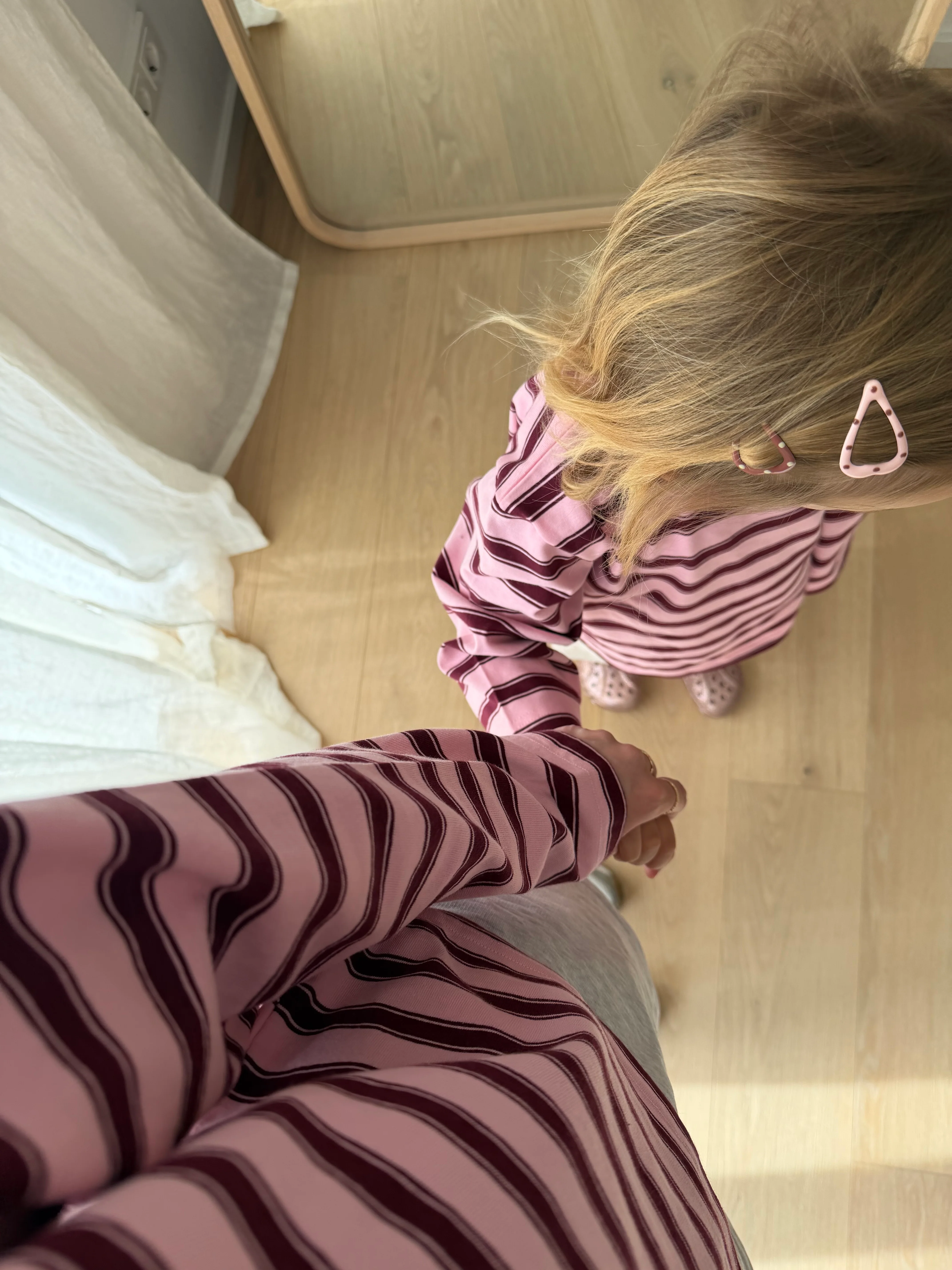 OVERSIZE LONGSLEEVE STRAWBERRY CHOCOLATE STRIPED - Image 8