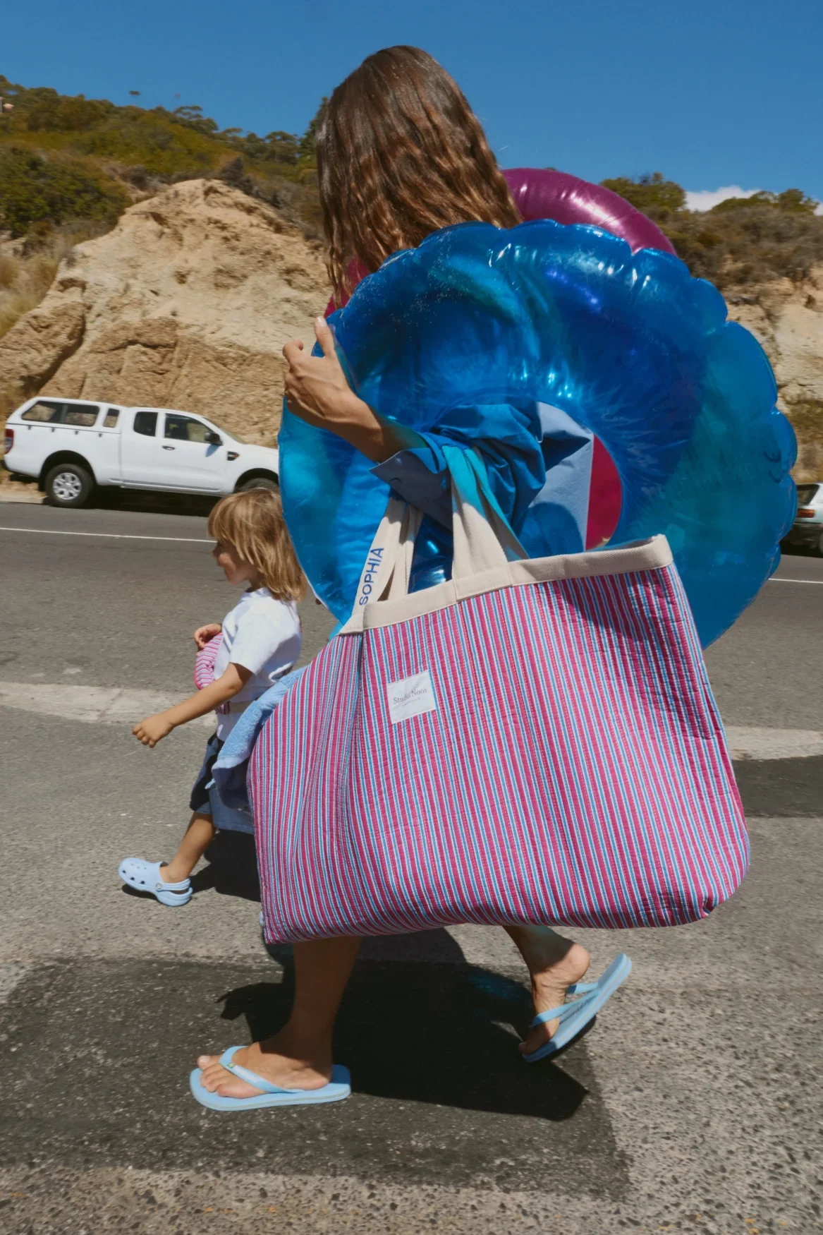 RASPBERRY STRIPED POPLIN BEACH BAG - Image 3