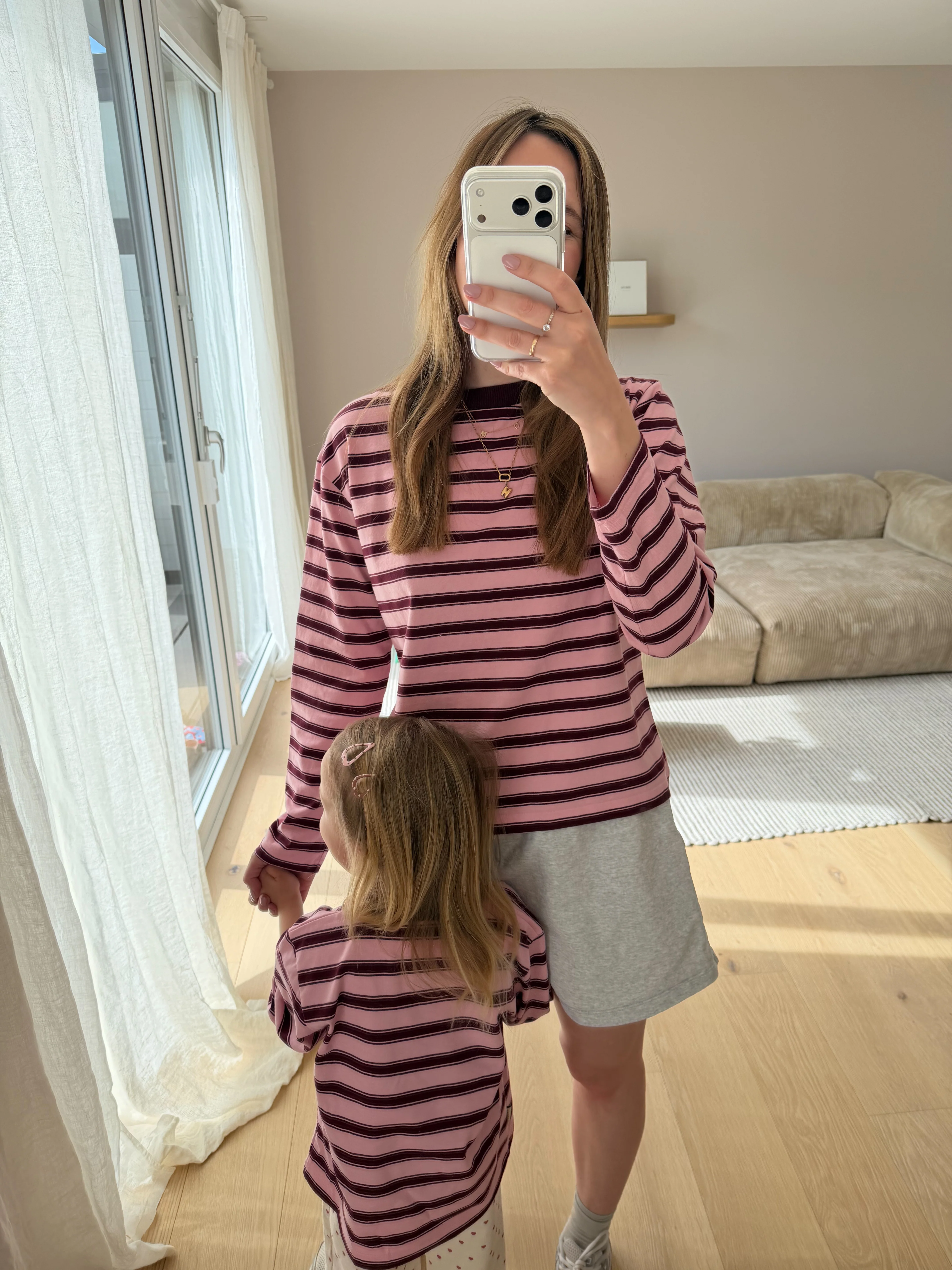 OVERSIZE LONGSLEEVE STRAWBERRY CHOCOLATE STRIPED - Image 3