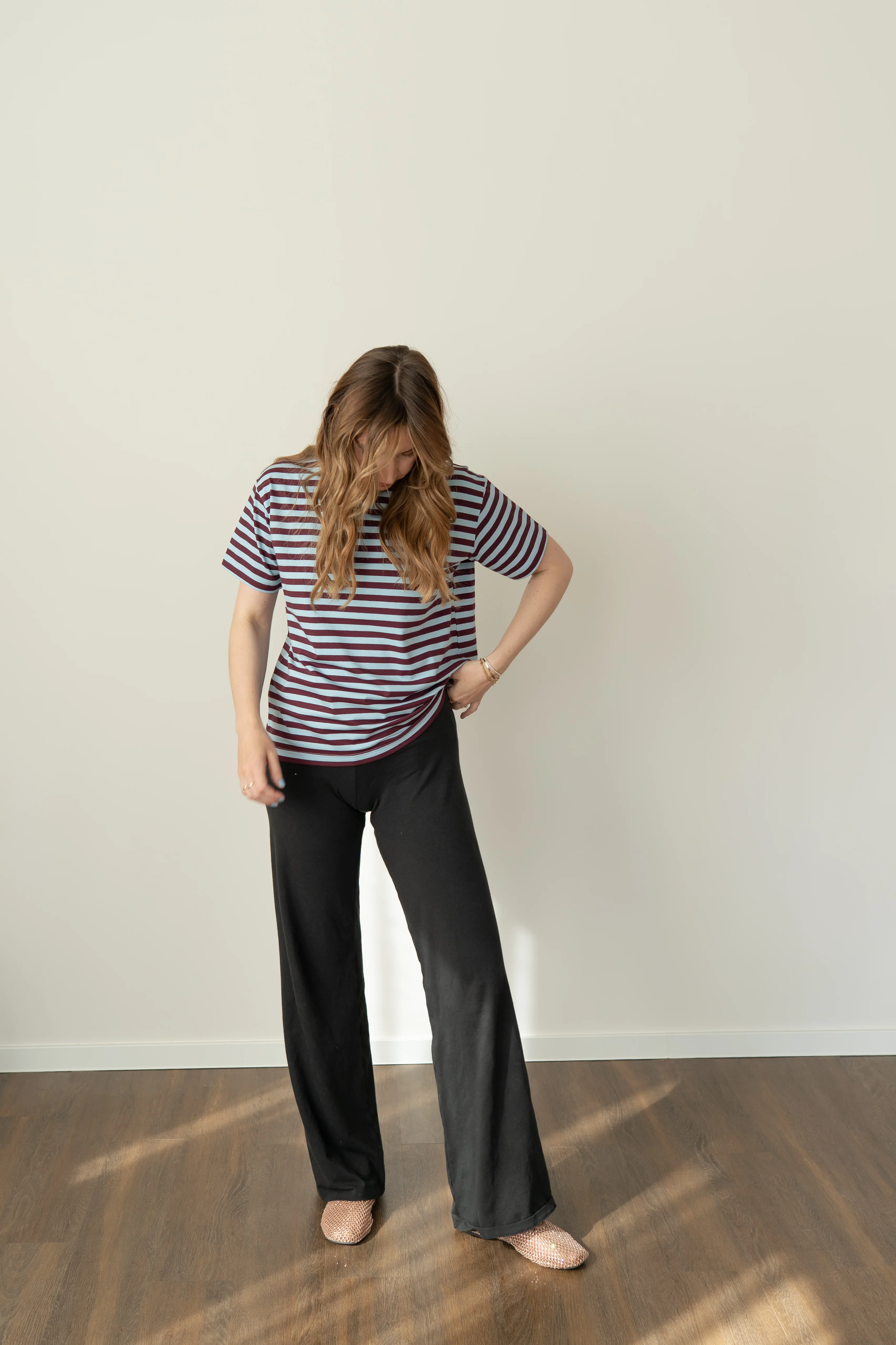 WOMEN OVERSIZE T-SHIRT STRIPED BLUEBELL/ BURGUNDY - Image 2
