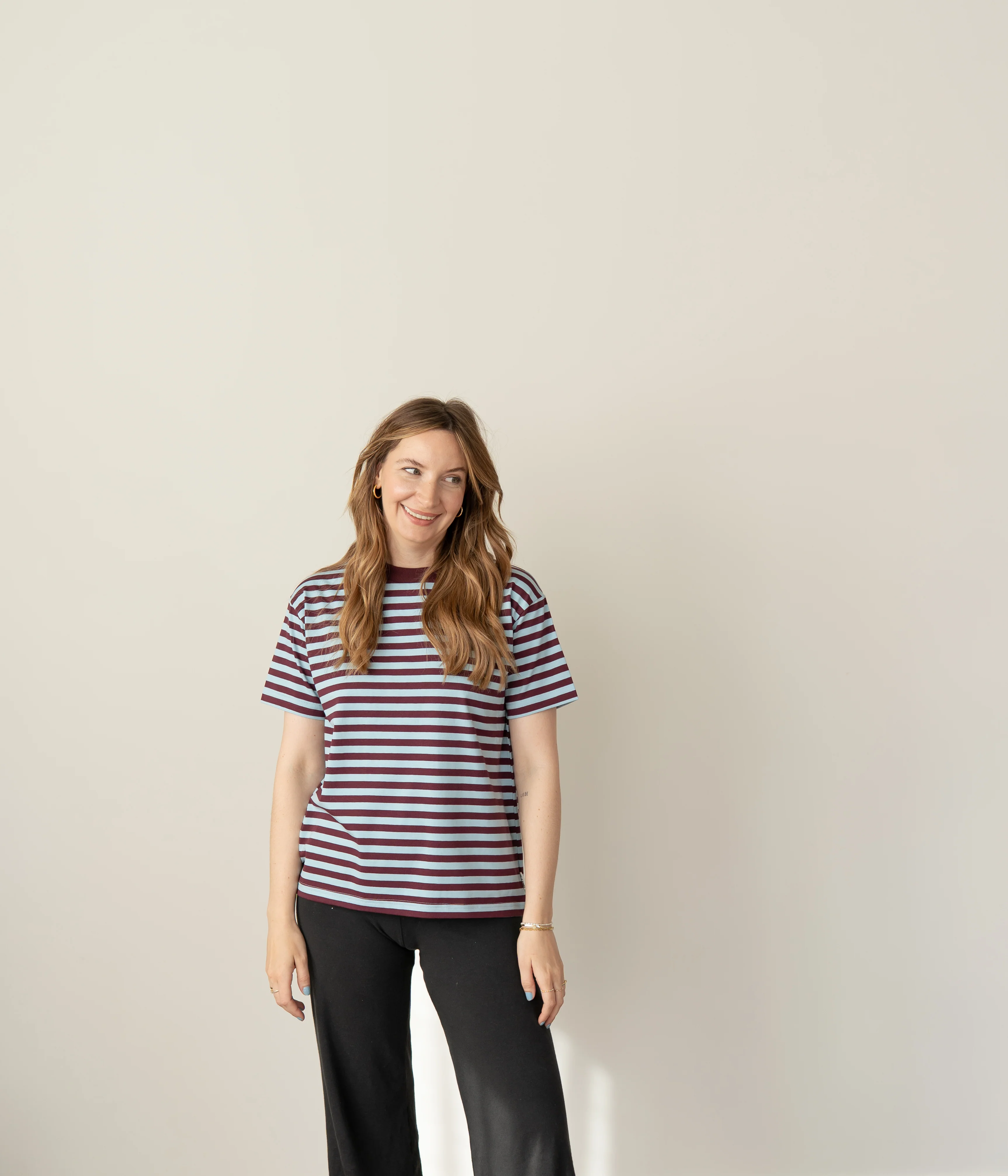WOMEN OVERSIZE T-SHIRT STRIPED BLUEBELL/ BURGUNDY - Image 3